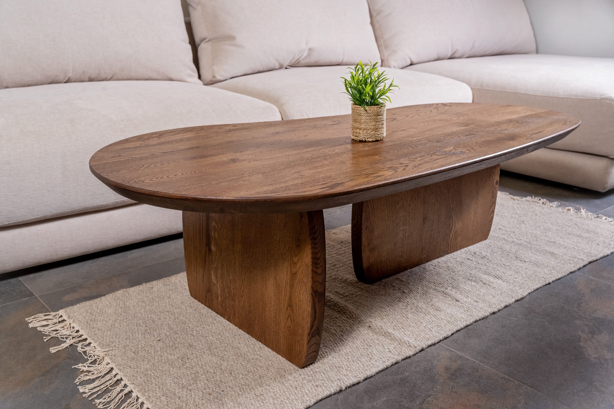 Donkere massief eiken salontafel