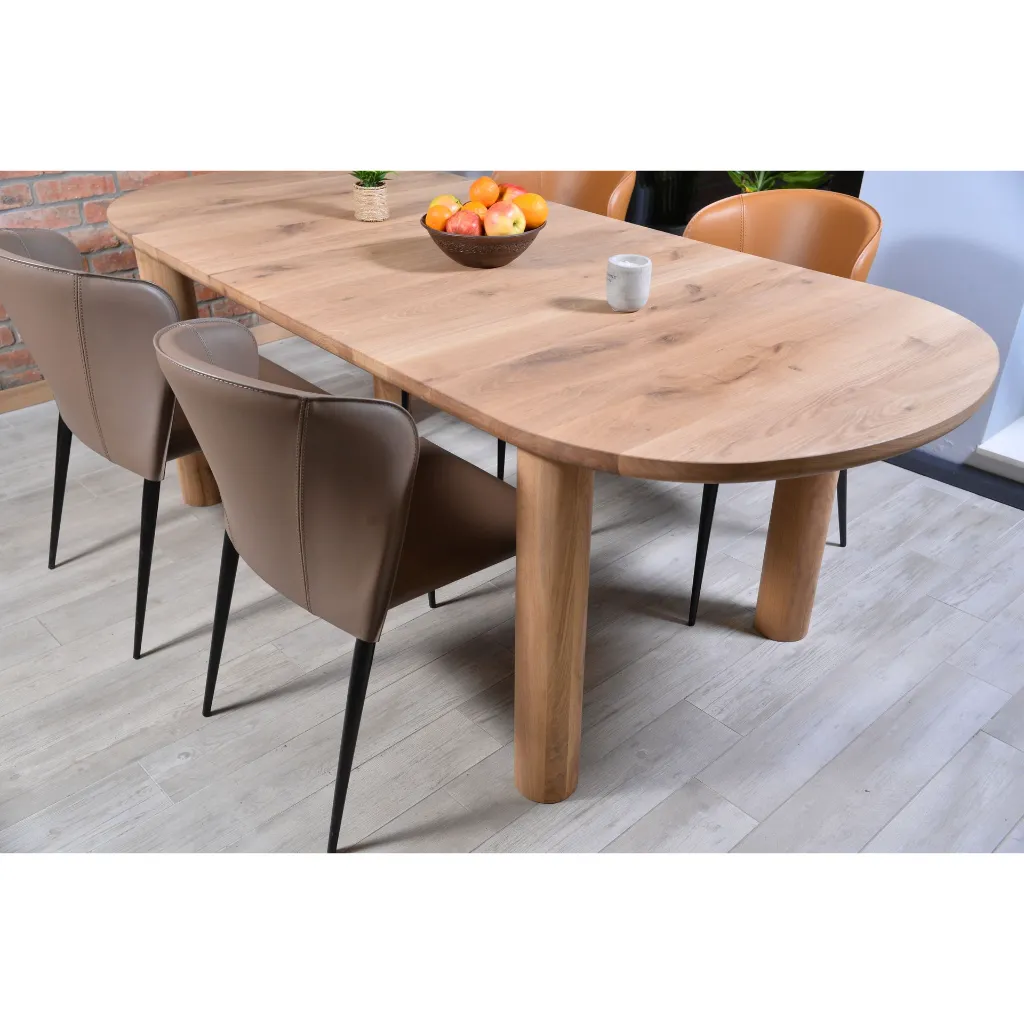 Afgeronde eiken eettafel